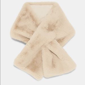 NWT. Zara Cream Faux Fur Scarf.